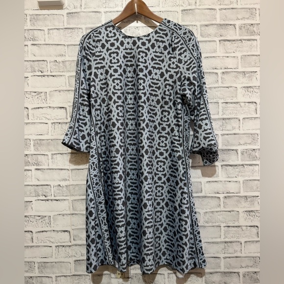 Gretchen Scott Designs Dresses & Skirts - Women’s Gretchen Scott geometric blue/gray Jersey shift back toe dress Large
